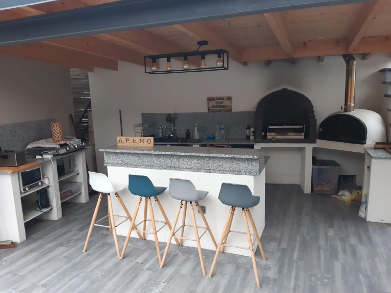 Construction complète d’une cuisine d’été à Graulhet : une réalisation sur-mesure